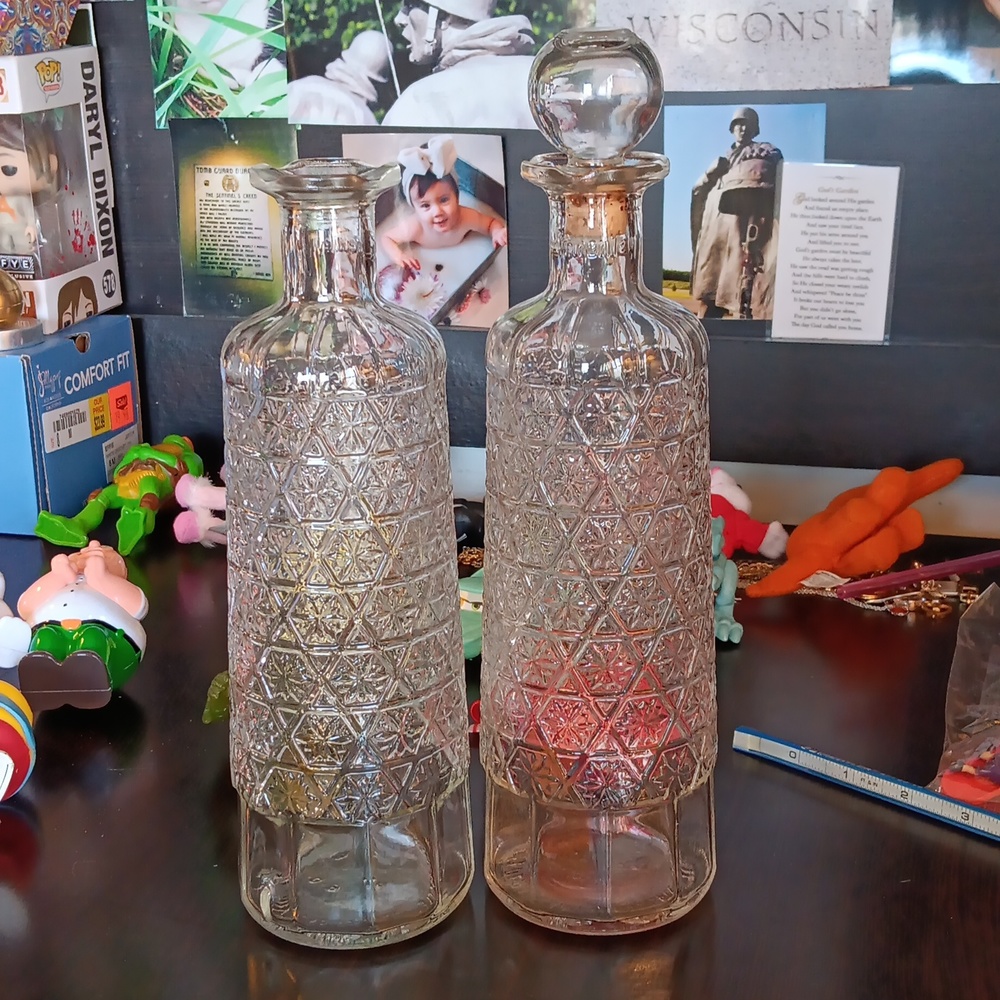 GLASS DECANTER BOTTLES
